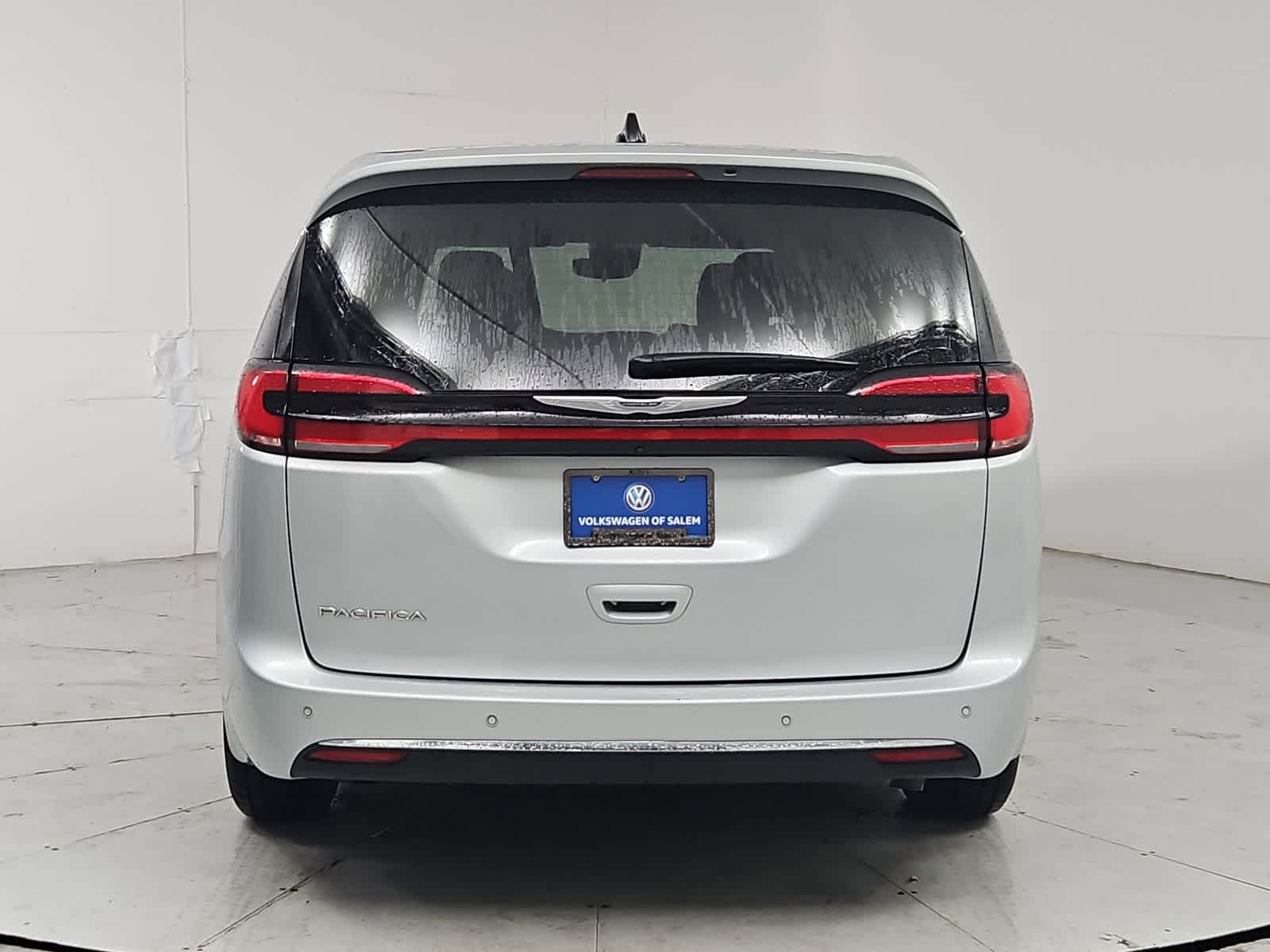 Thumbnail: 2023 Chrysler Pacifica - 5