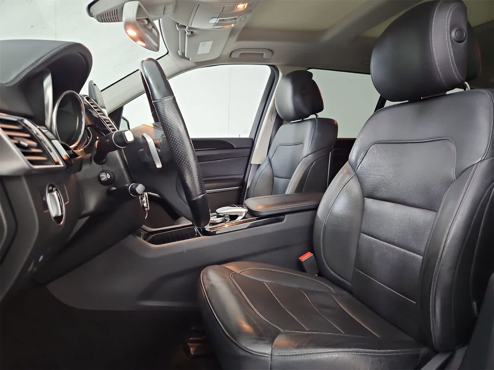 Thumbnail: 2017 Mercedes-Benz GLS - 16