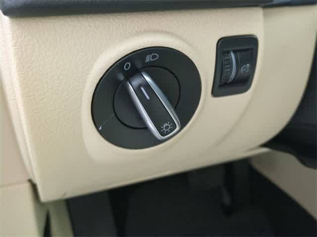 2014 Volkswagen Tiguan SE 16