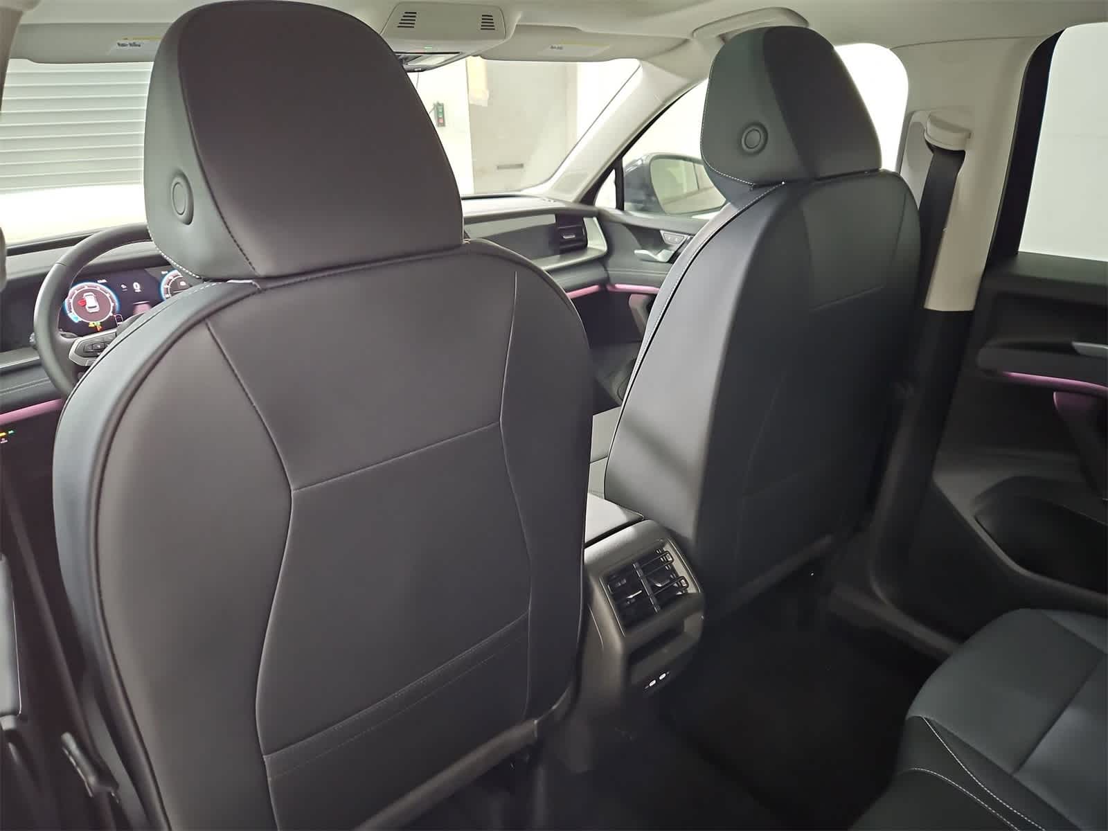 Thumbnail: 2025 Volkswagen Tiguan - 18