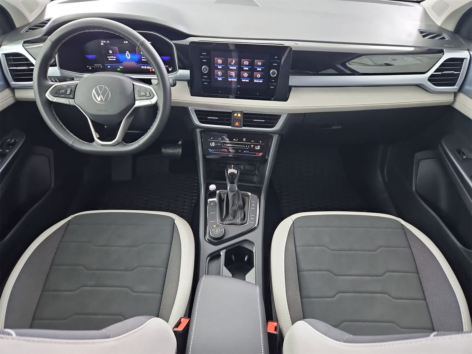 Thumbnail: 2025 Volkswagen Taos - 15