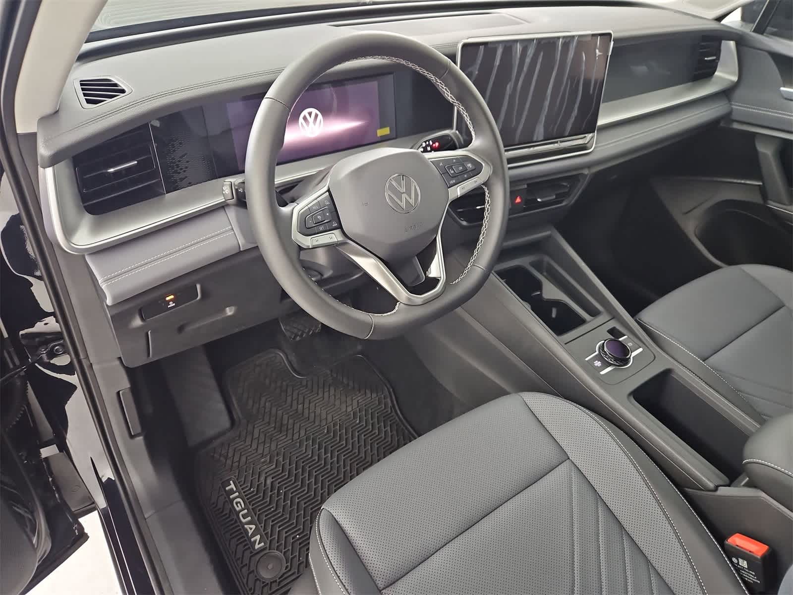 Thumbnail: 2025 Volkswagen Tiguan - 2