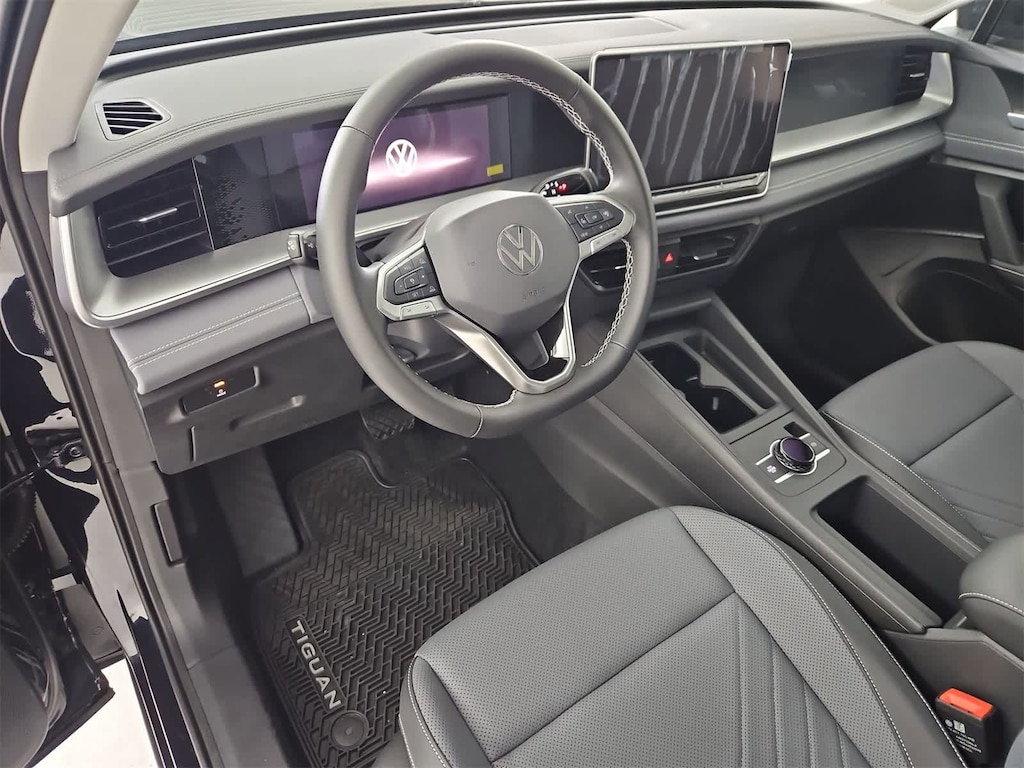 New 2025 Volkswagen Tiguan 2.0T SE SUV