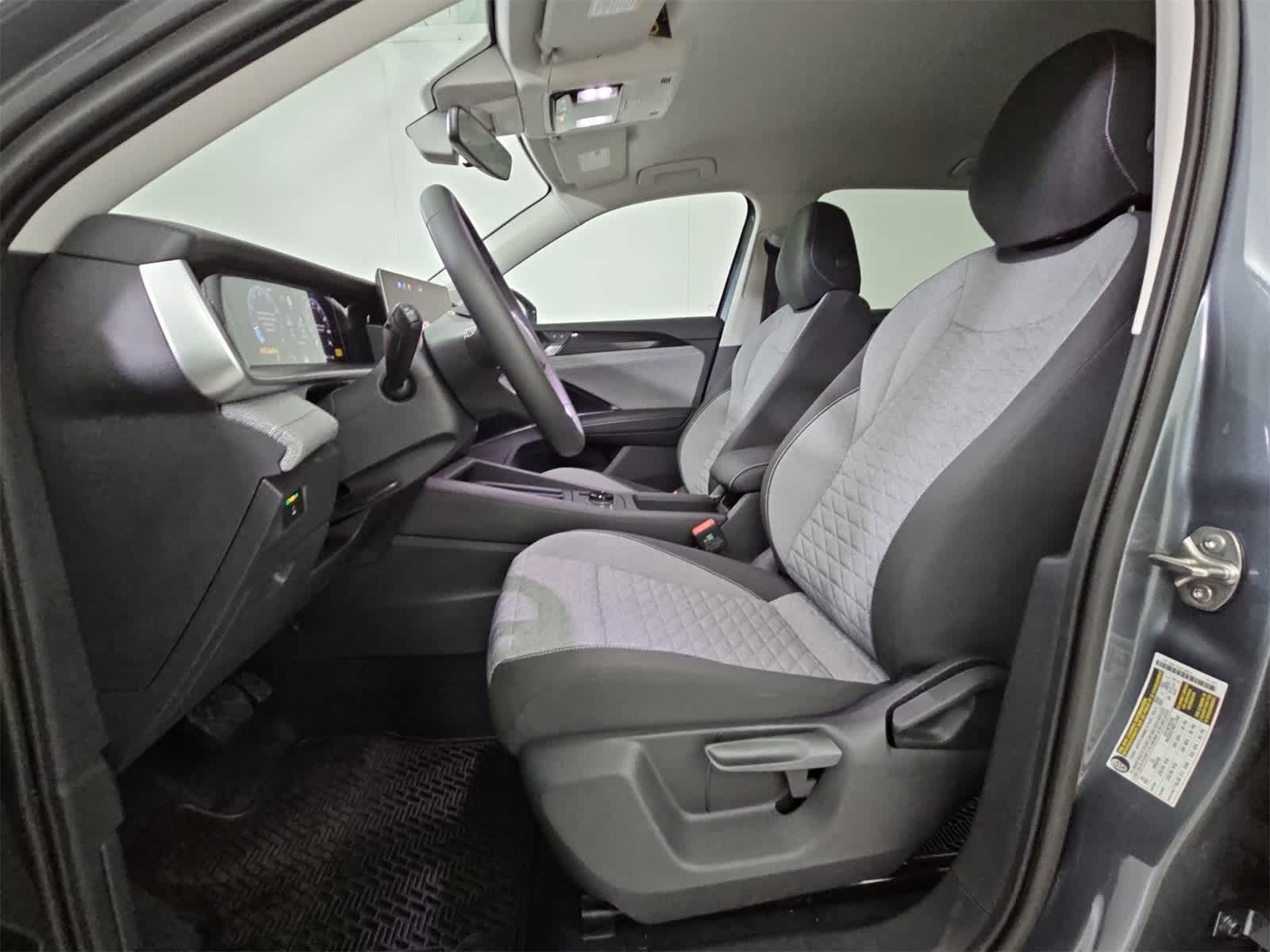 Thumbnail: 2025 Volkswagen Tiguan - 16