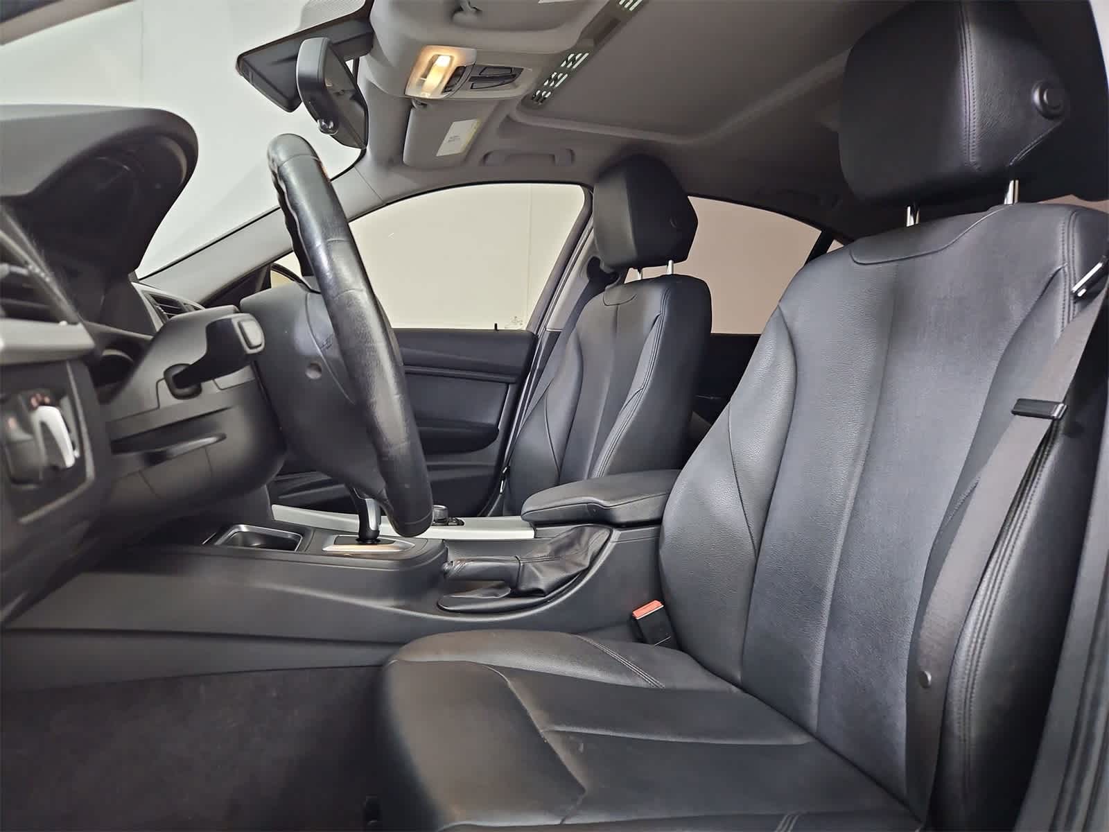 Thumbnail: 2013 BMW 3 Series - 16