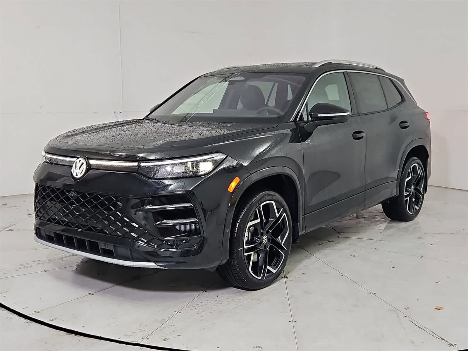 Thumbnail: 2026 Volkswagen Tiguan - 1