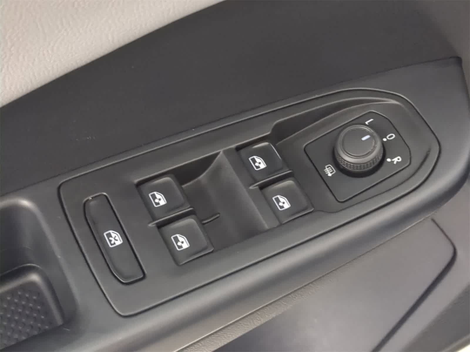 Thumbnail: 2023 Volkswagen Taos - 16