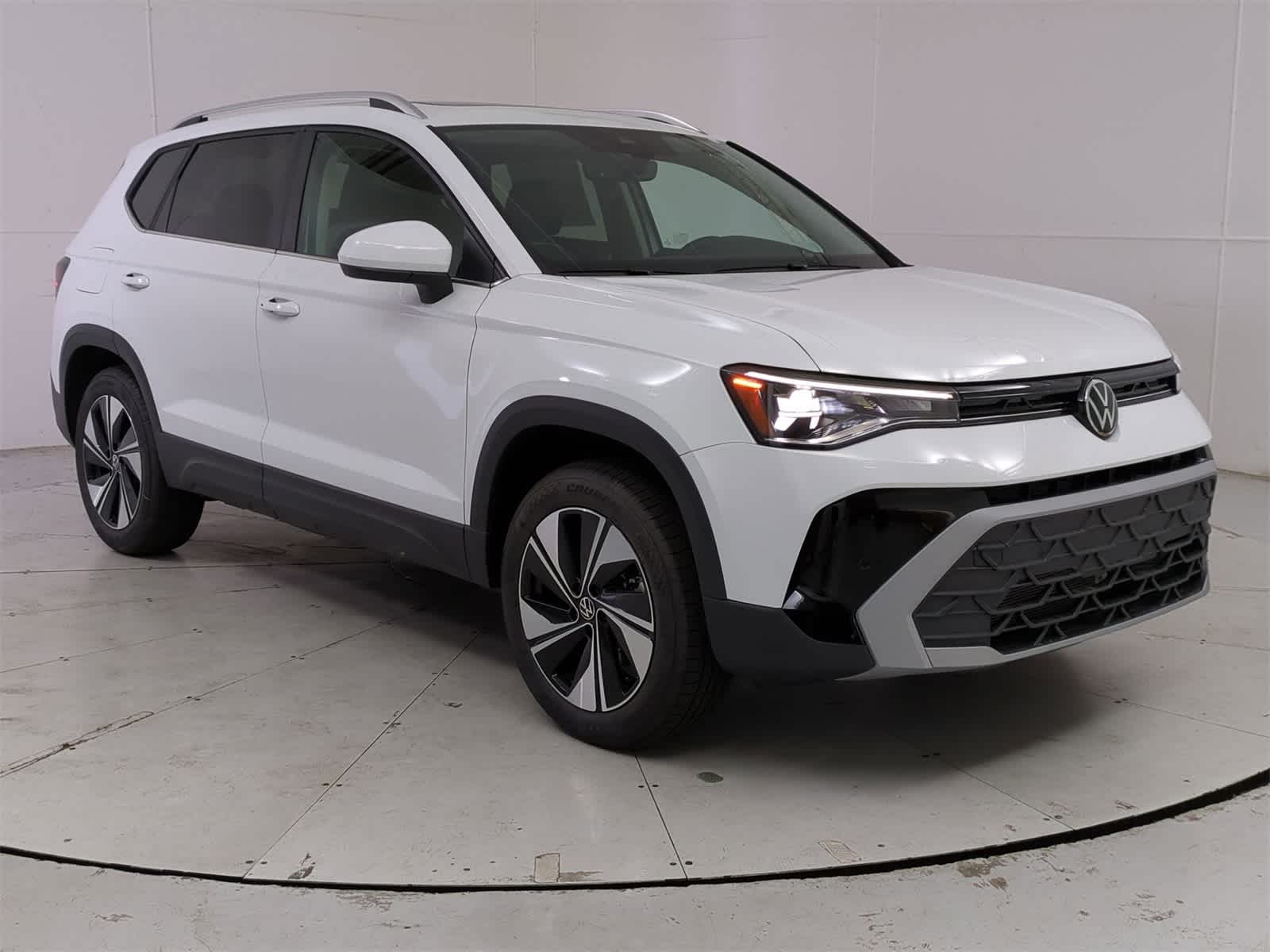 Thumbnail: 2025 Volkswagen Taos - 8