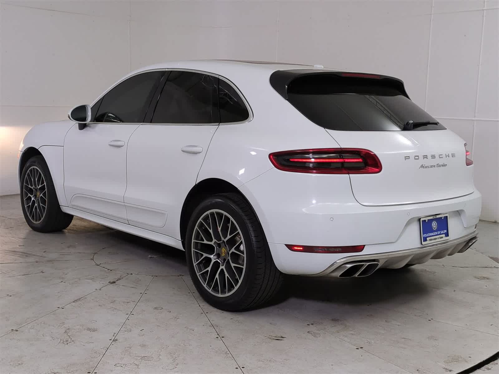 Thumbnail: 2015 Porsche Macan - 4