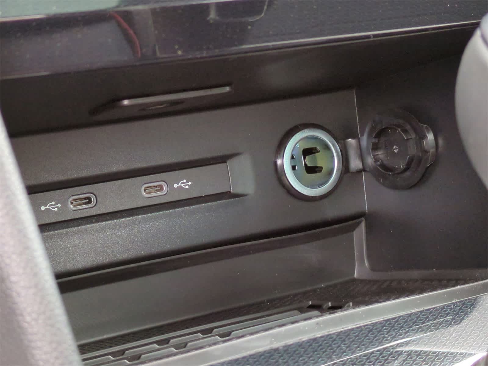 Thumbnail: 2025 Volkswagen Taos - 32