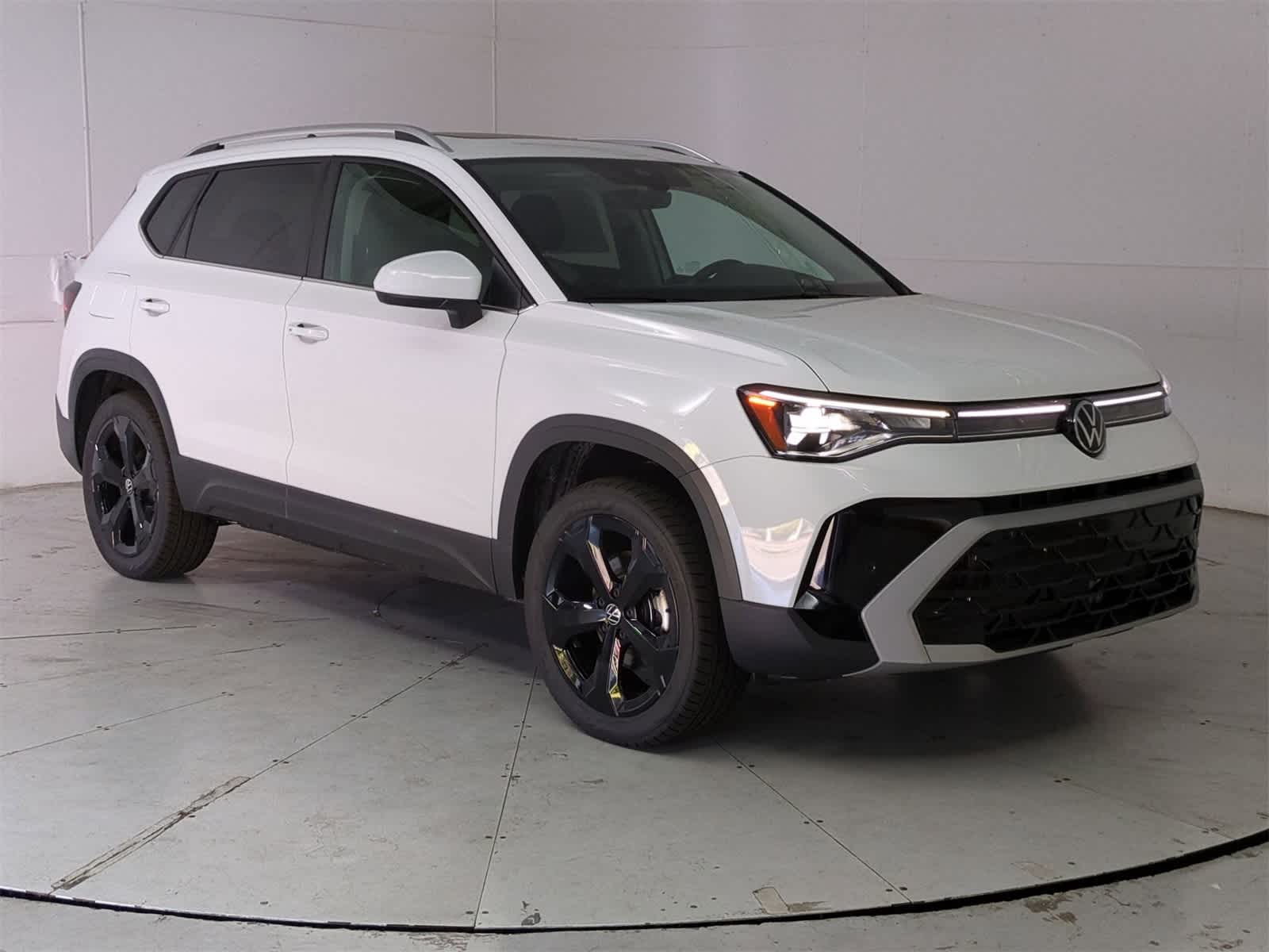 Thumbnail: 2025 Volkswagen Taos - 8