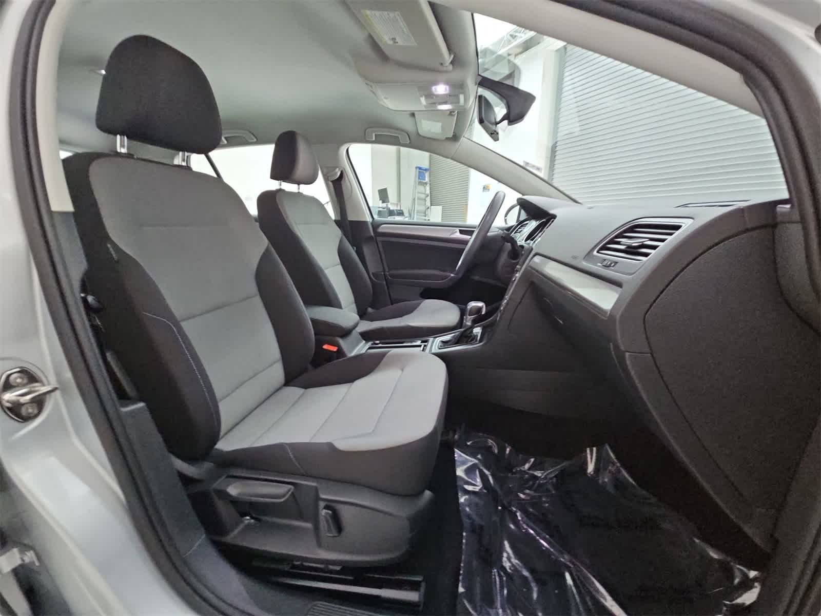 2016 Volkswagen e-Golf SE 20