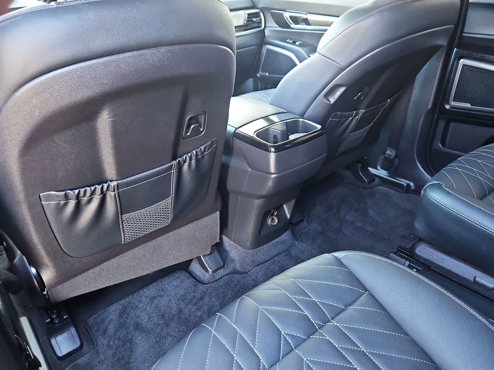 Thumbnail: 2023 Kia Telluride - 18