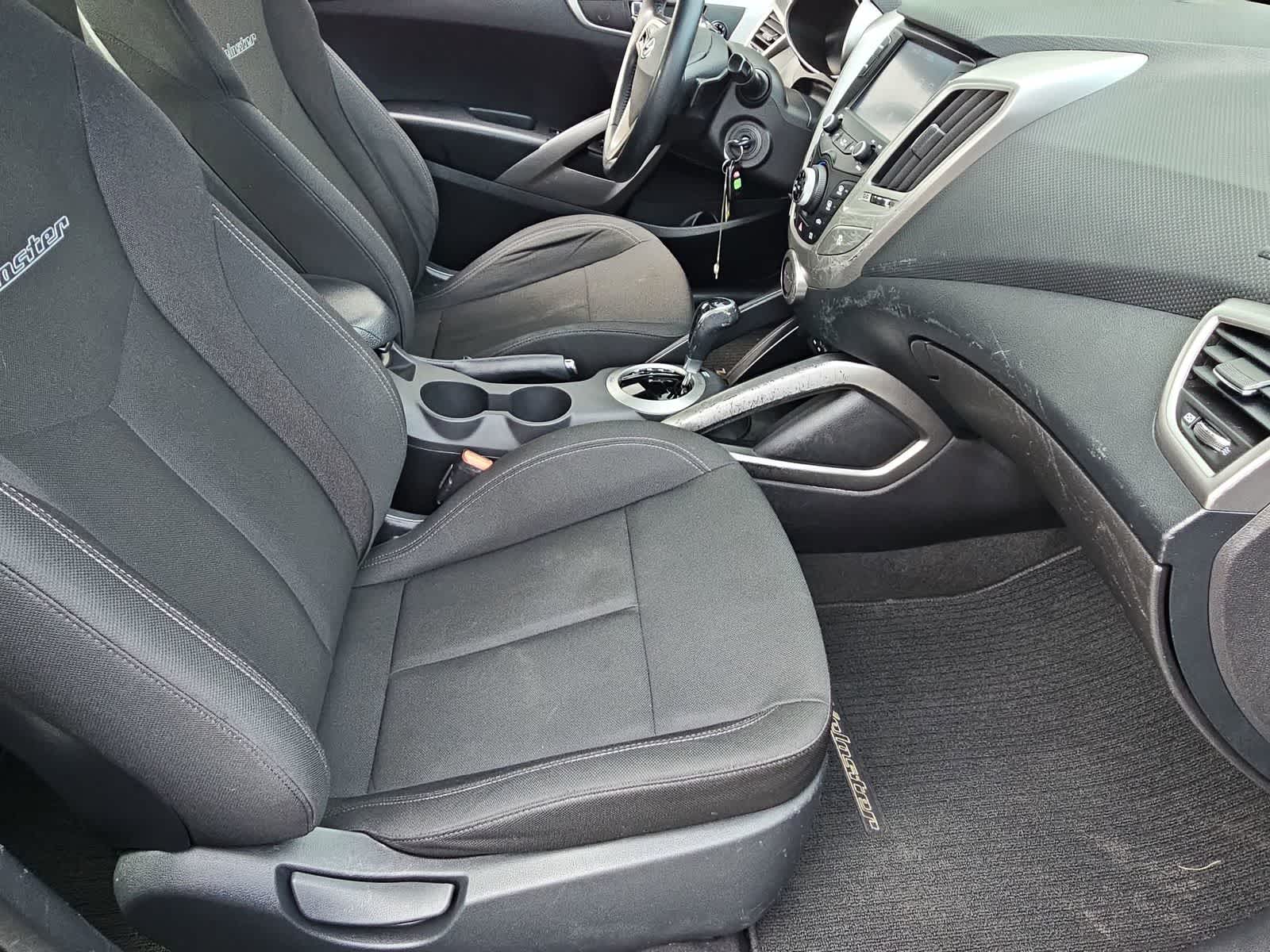 Thumbnail: 2017 Hyundai Veloster - 21