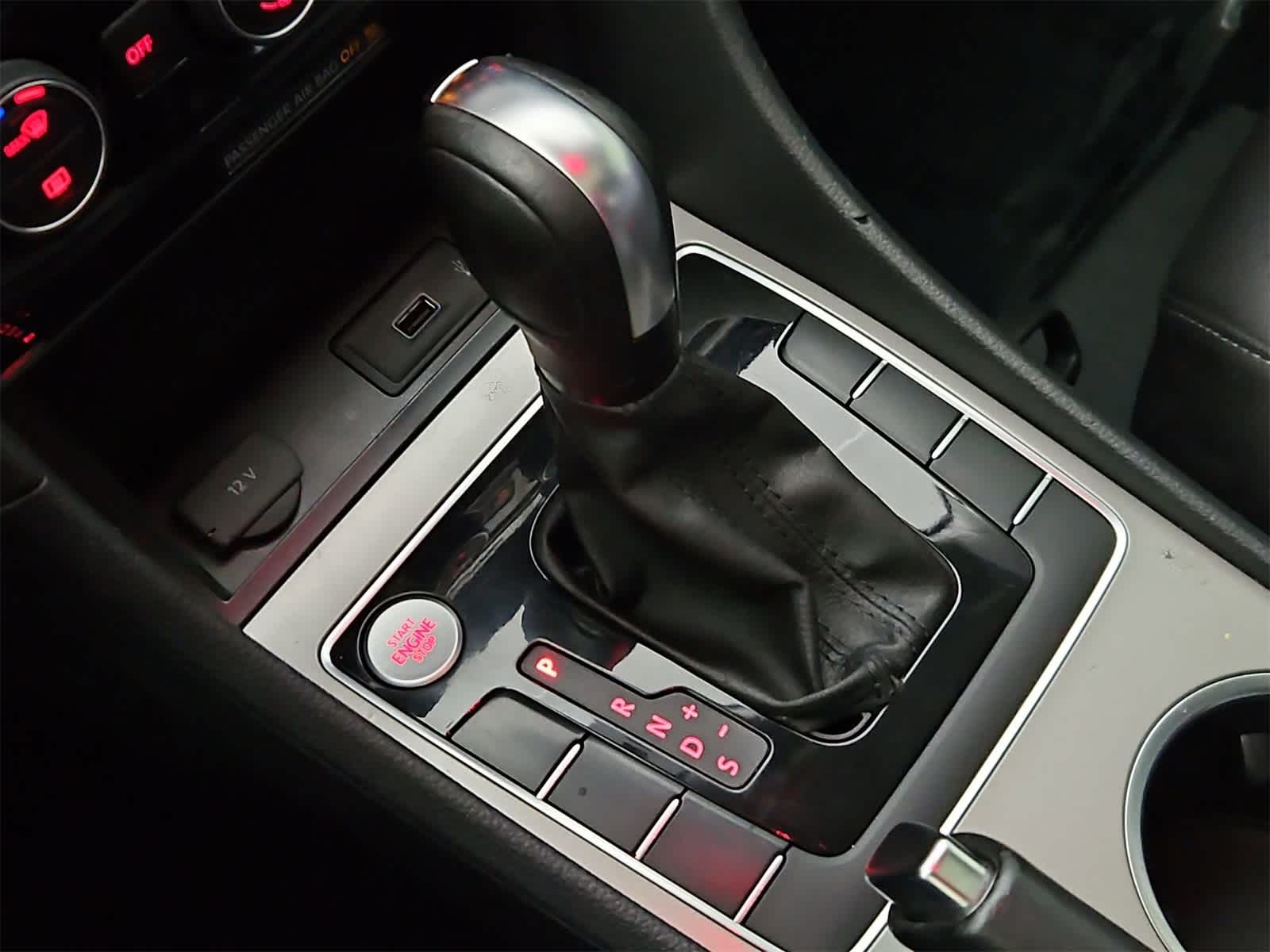 Thumbnail: 2022 Volkswagen Passat - 34