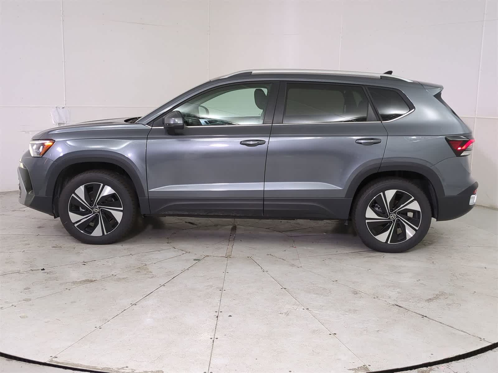 Thumbnail: 2025 Volkswagen Taos - 3