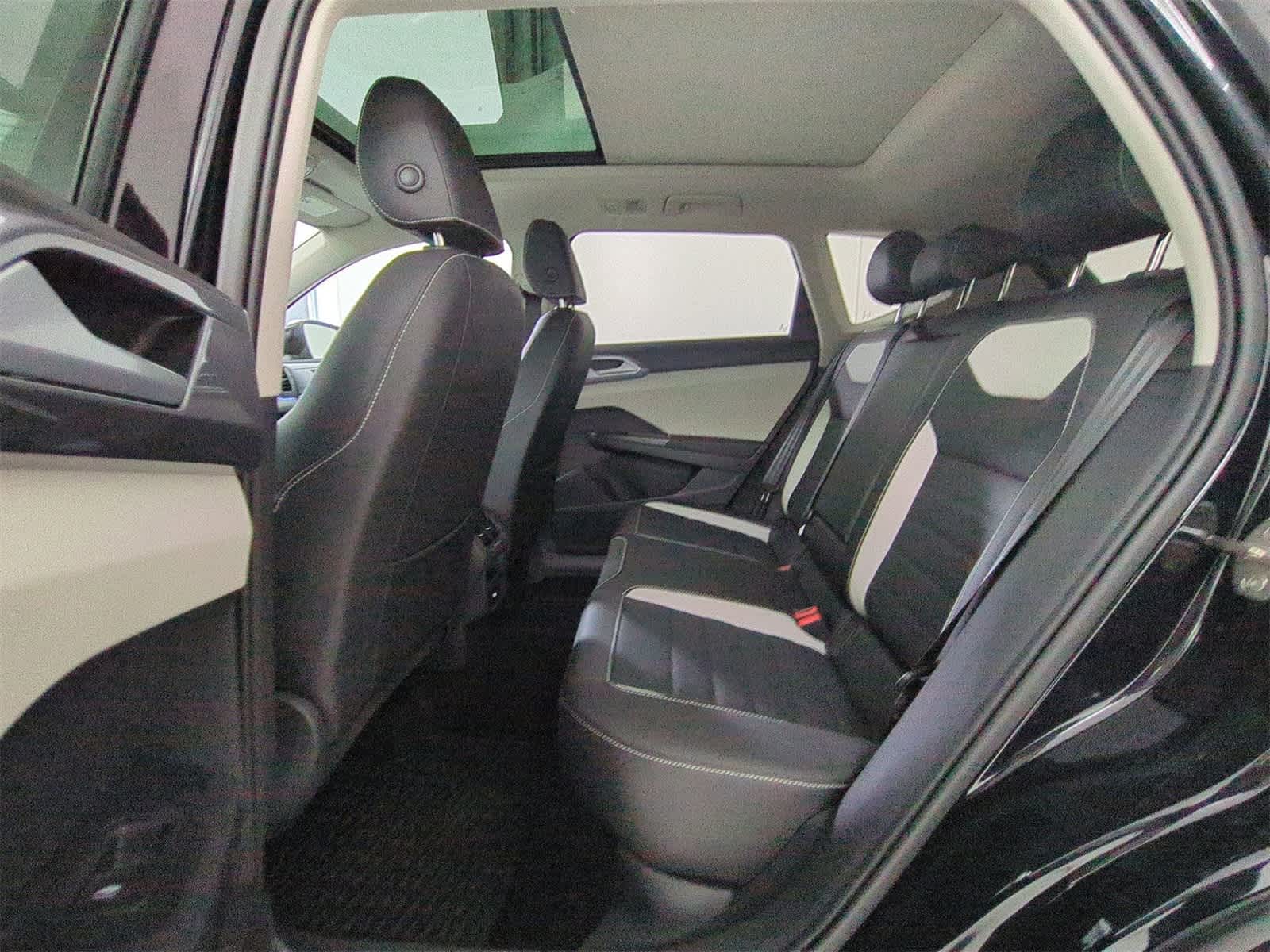 Thumbnail: 2025 Volkswagen Taos - 20