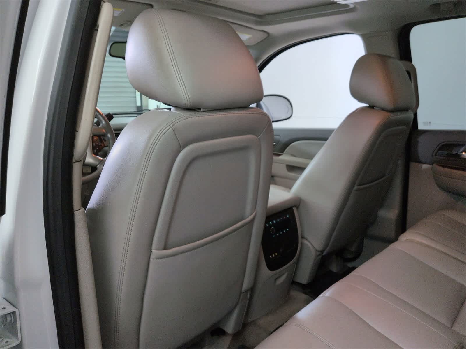 Thumbnail: 2013 Chevrolet Tahoe - 17