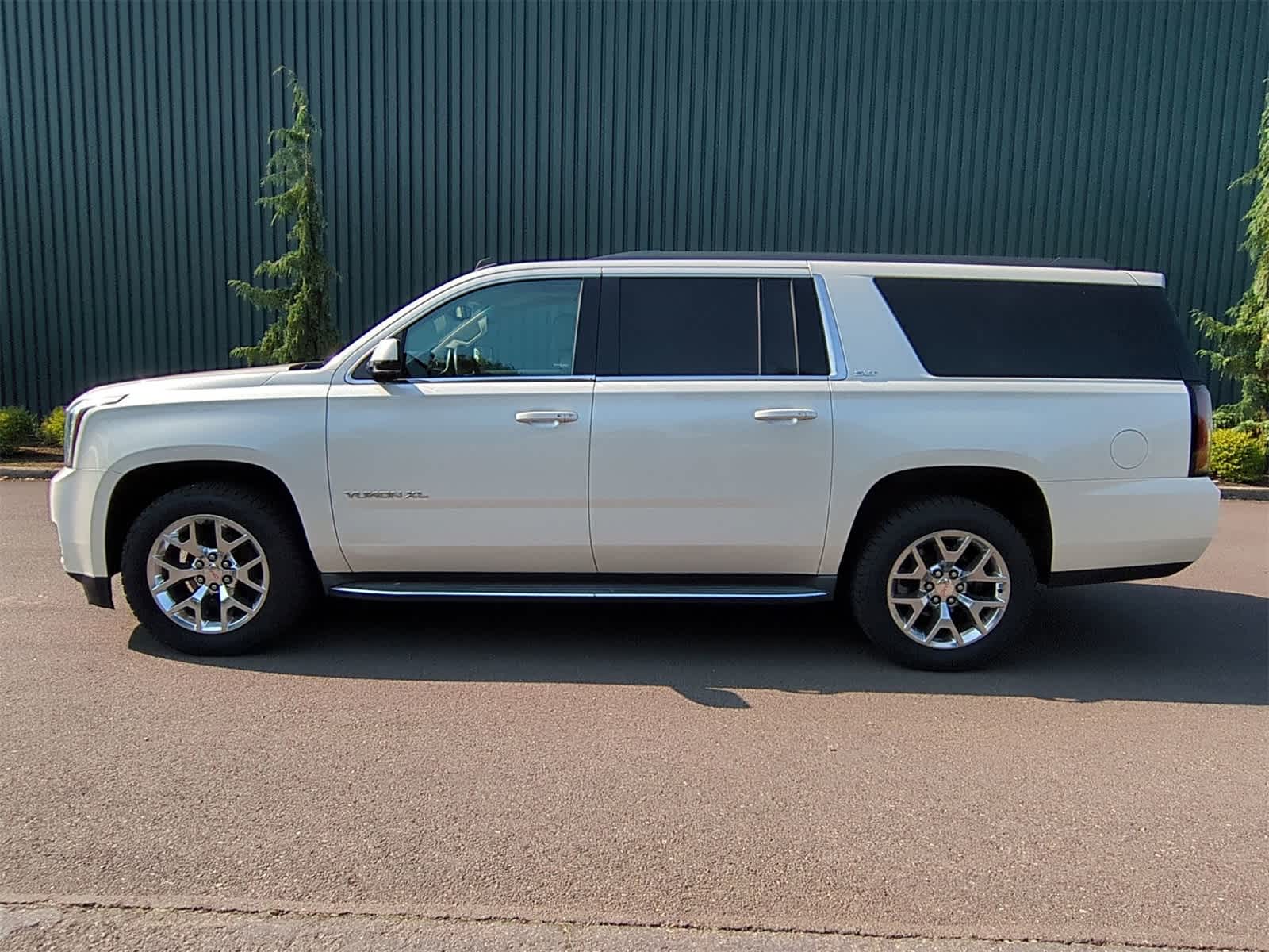Thumbnail: 2015 GMC Yukon XL - 3