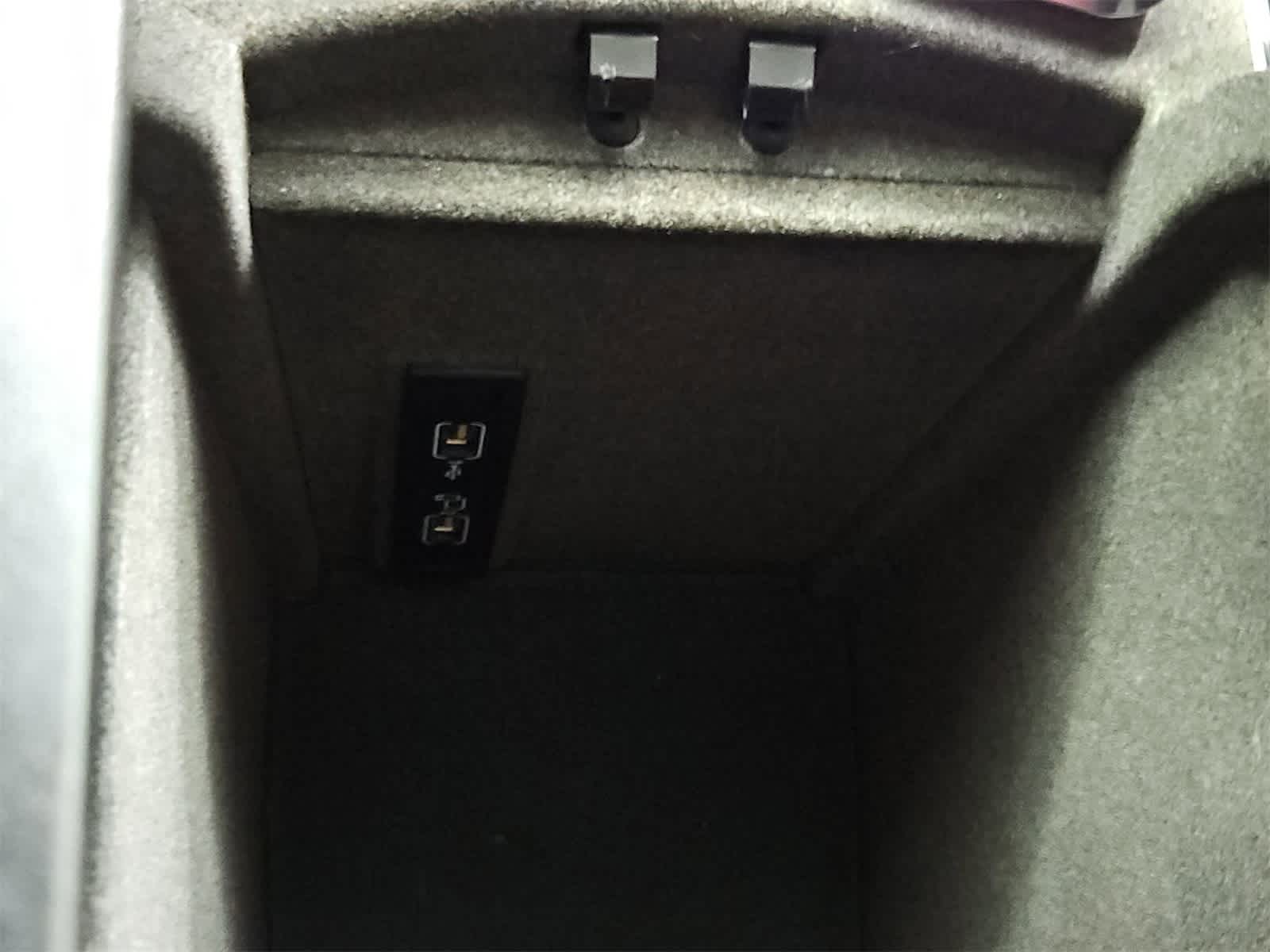 Thumbnail: 2017 Mercedes-Benz GLS - 33