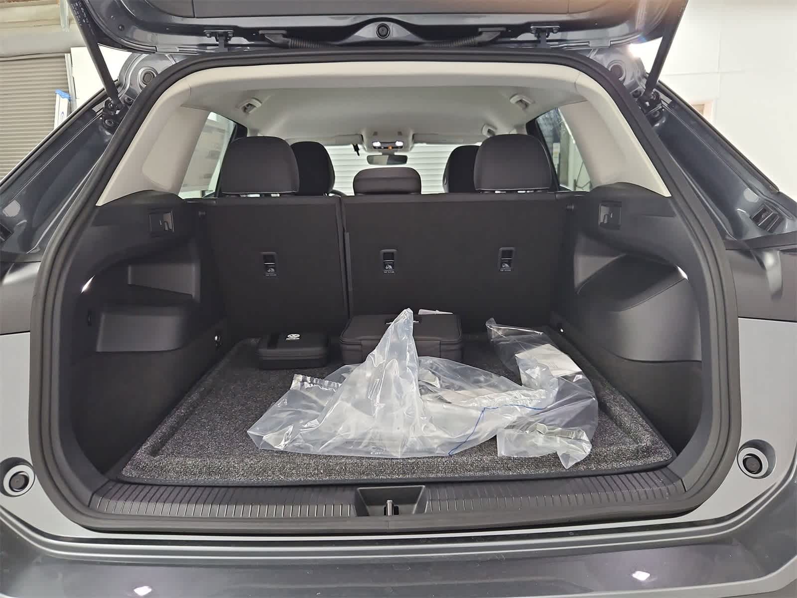 Thumbnail: 2025 Volkswagen Tiguan - 34