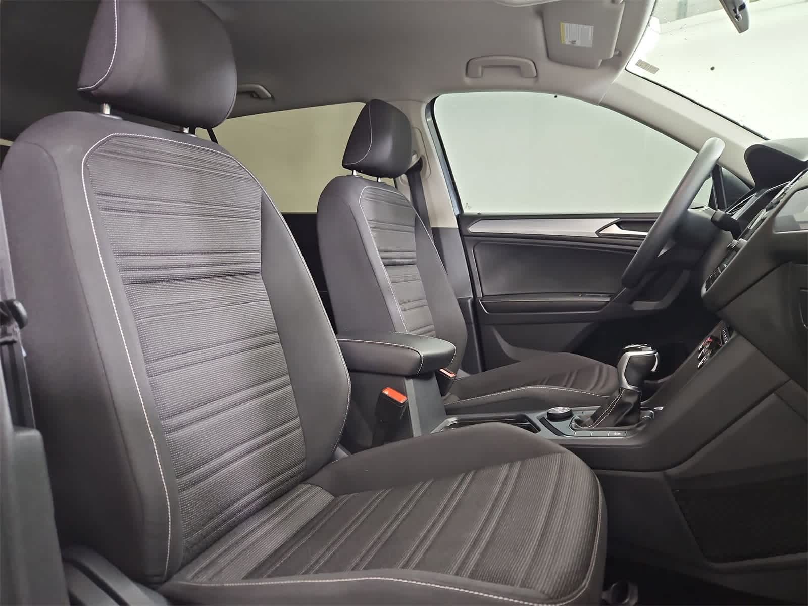 Thumbnail: 2022 Volkswagen Tiguan - 21