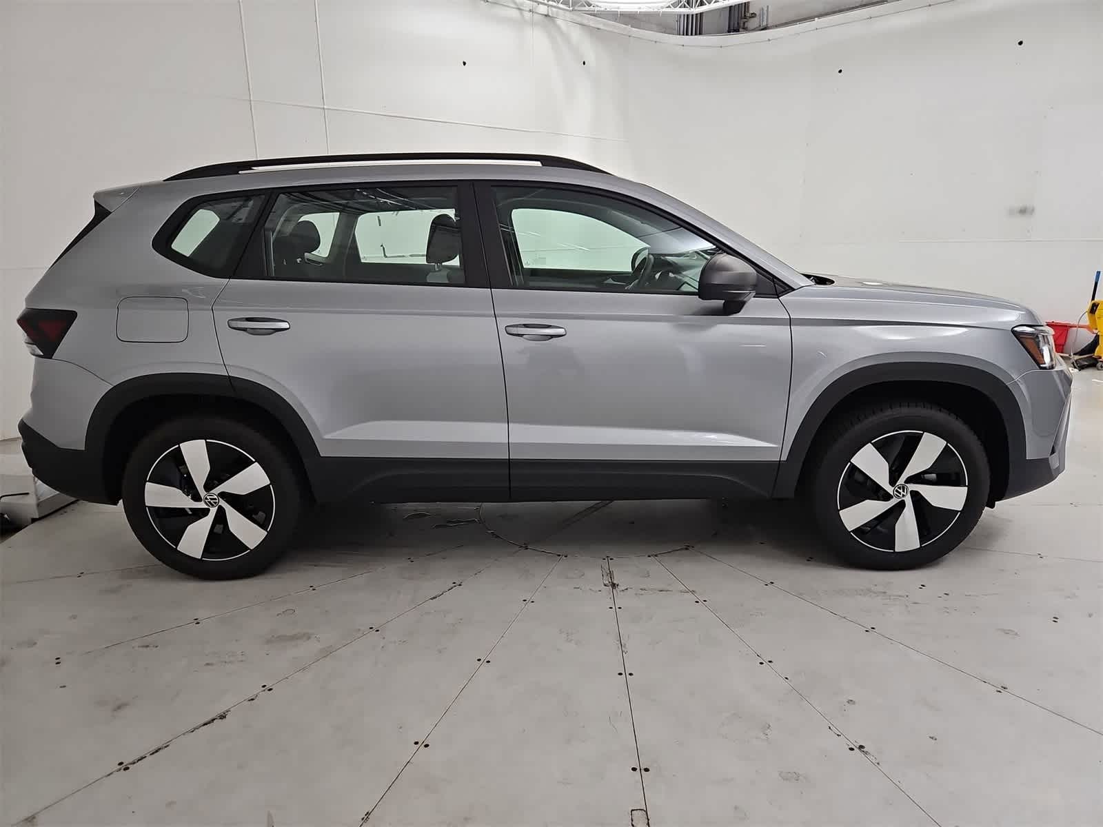 Thumbnail: 2025 Volkswagen Taos - 7