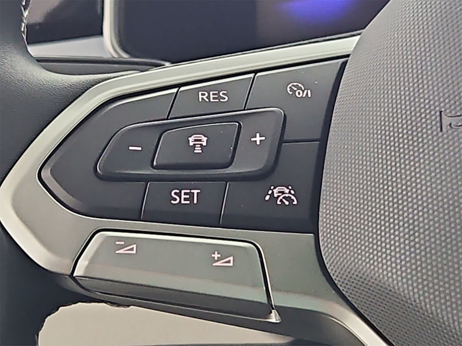 Thumbnail: 2025 Volkswagen Taos - 25