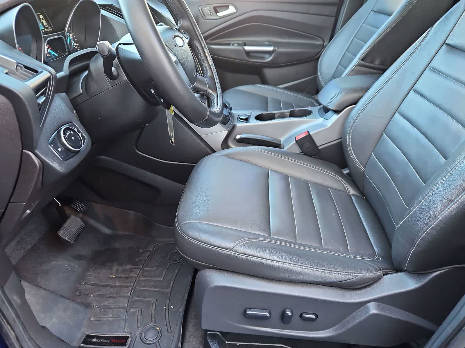 Thumbnail: 2015 Ford Escape - 16