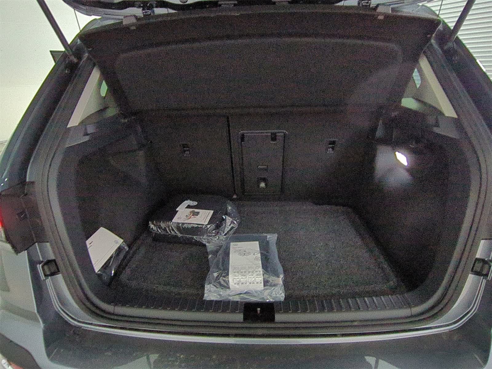 Thumbnail: 2025 Volkswagen Taos - 35