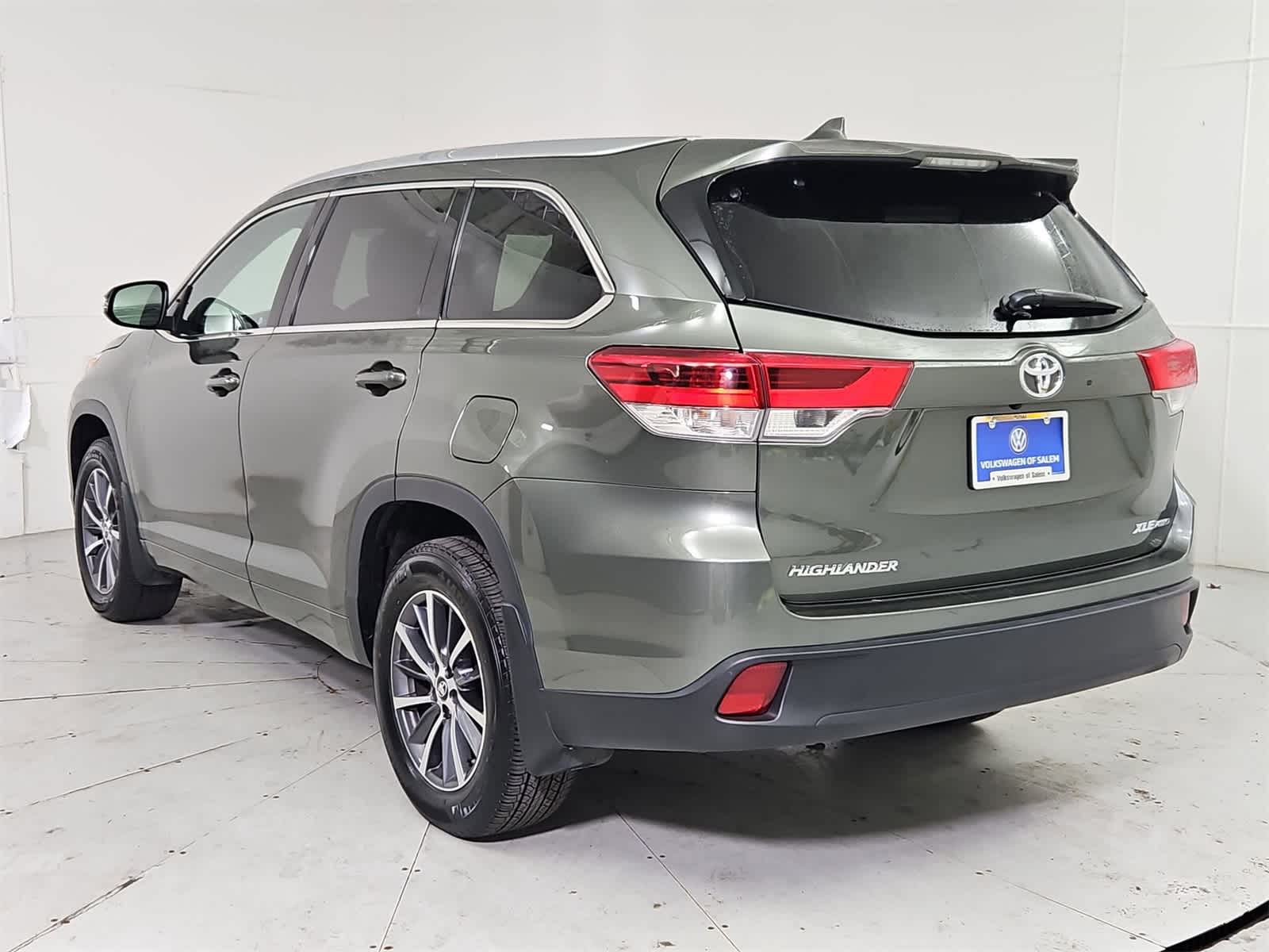Thumbnail: 2018 Toyota Highlander - 4