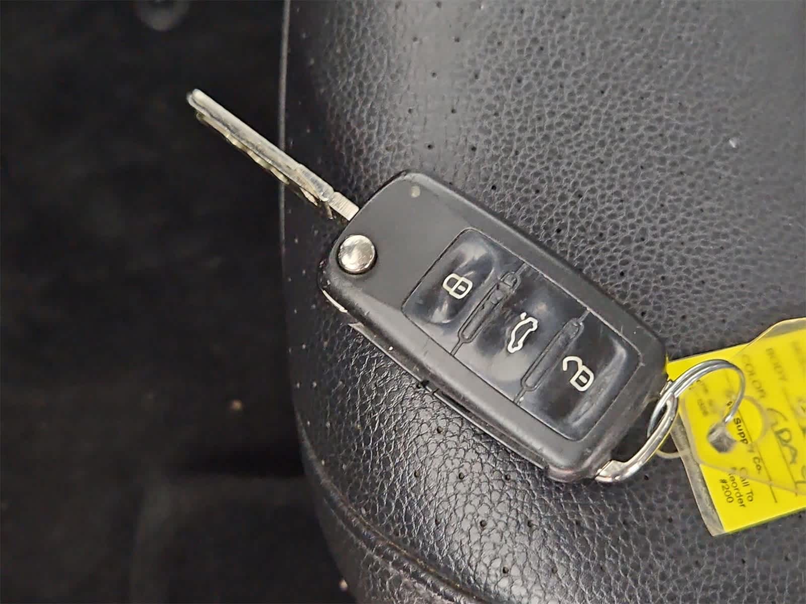 Thumbnail: 2013 Volkswagen Passat - 37