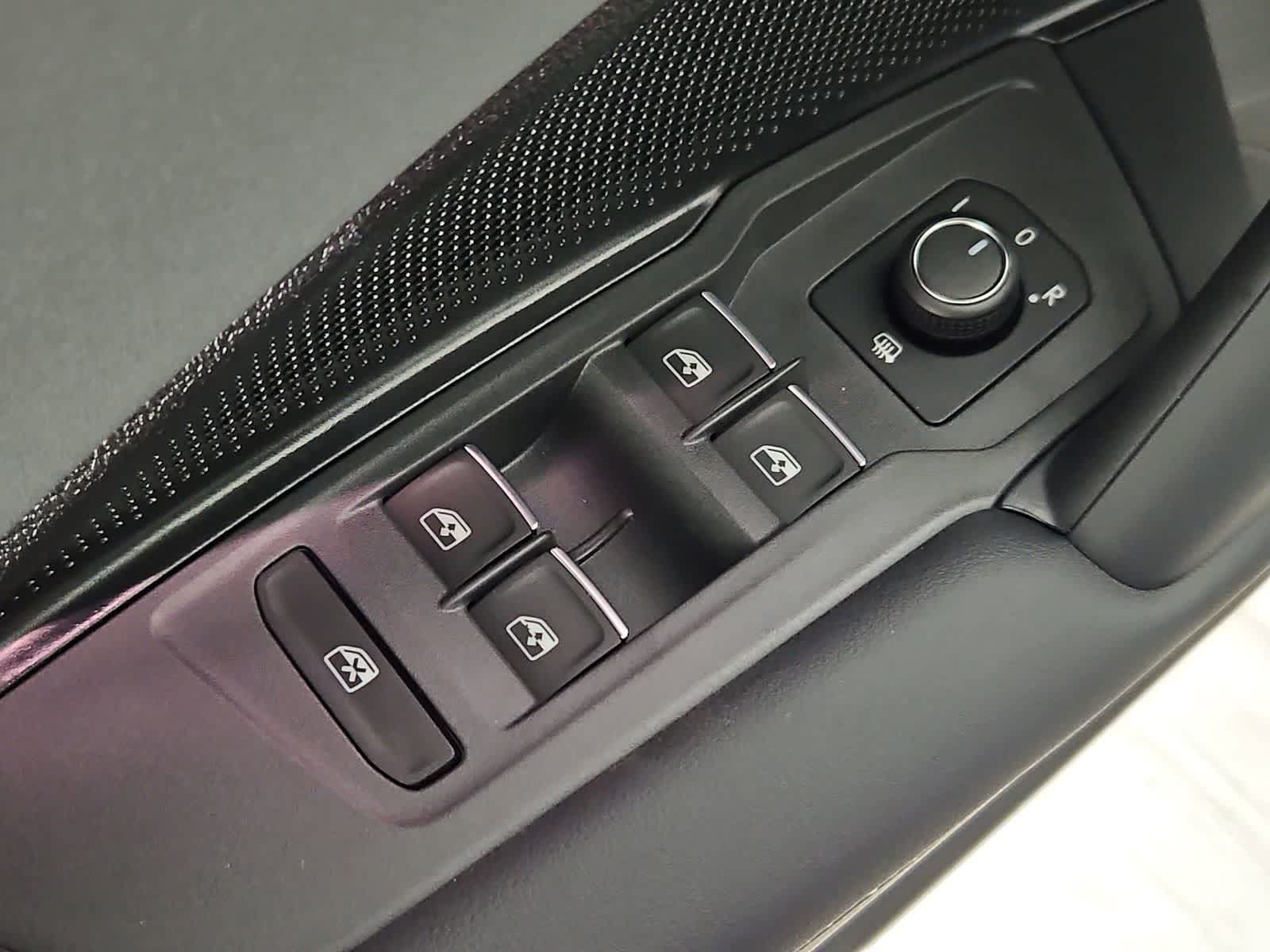 Thumbnail: 2026 Volkswagen Tiguan - 17