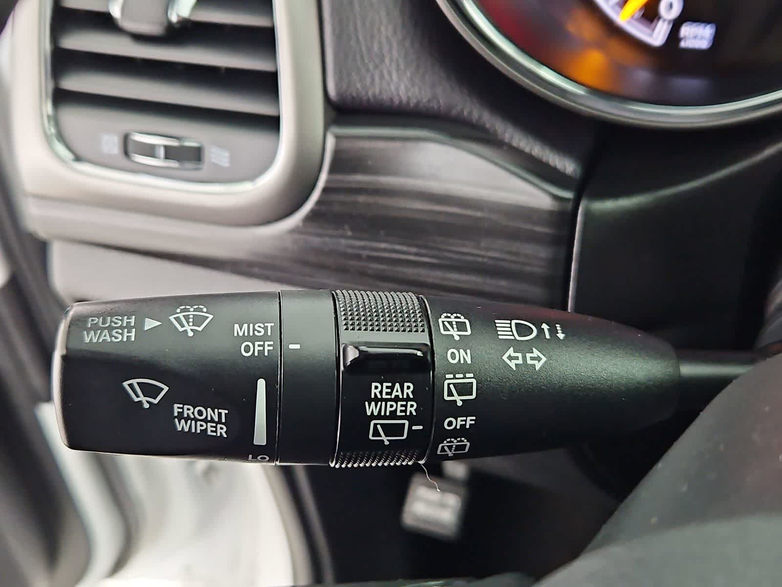 Thumbnail: 2019 Jeep Grand Cherokee - 25