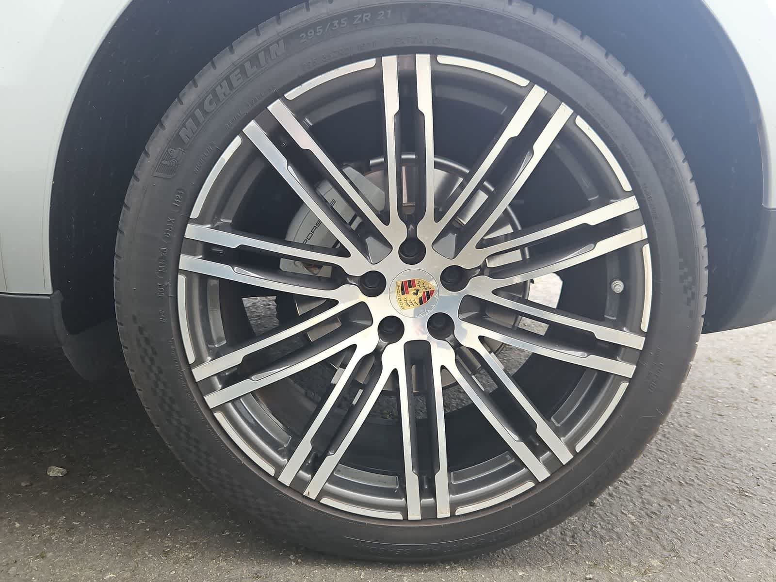 Thumbnail: 2017 Porsche Macan - 13