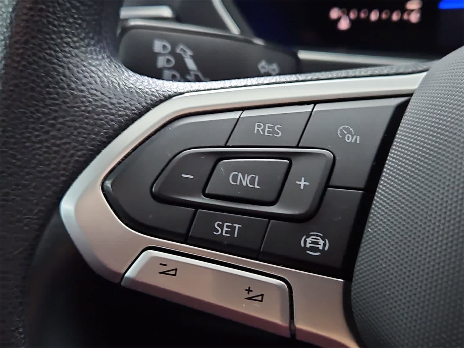 Thumbnail: 2022 Volkswagen Tiguan - 23