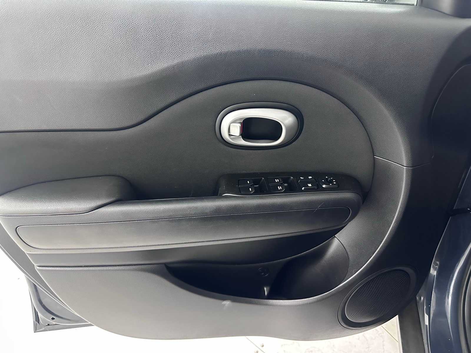 Thumbnail: 2014 Kia Soul - 15