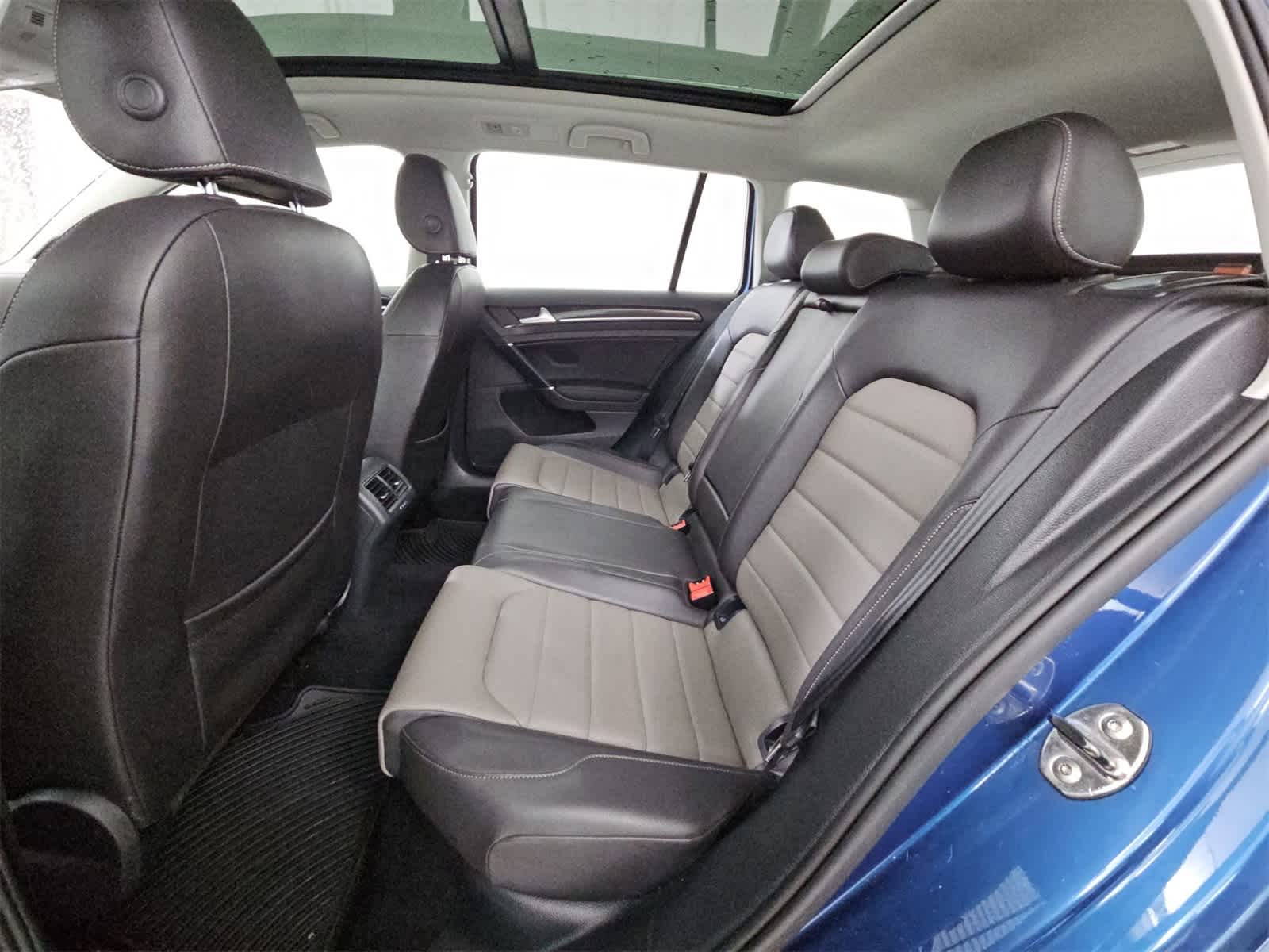2015 Volkswagen e-Golf SE 20