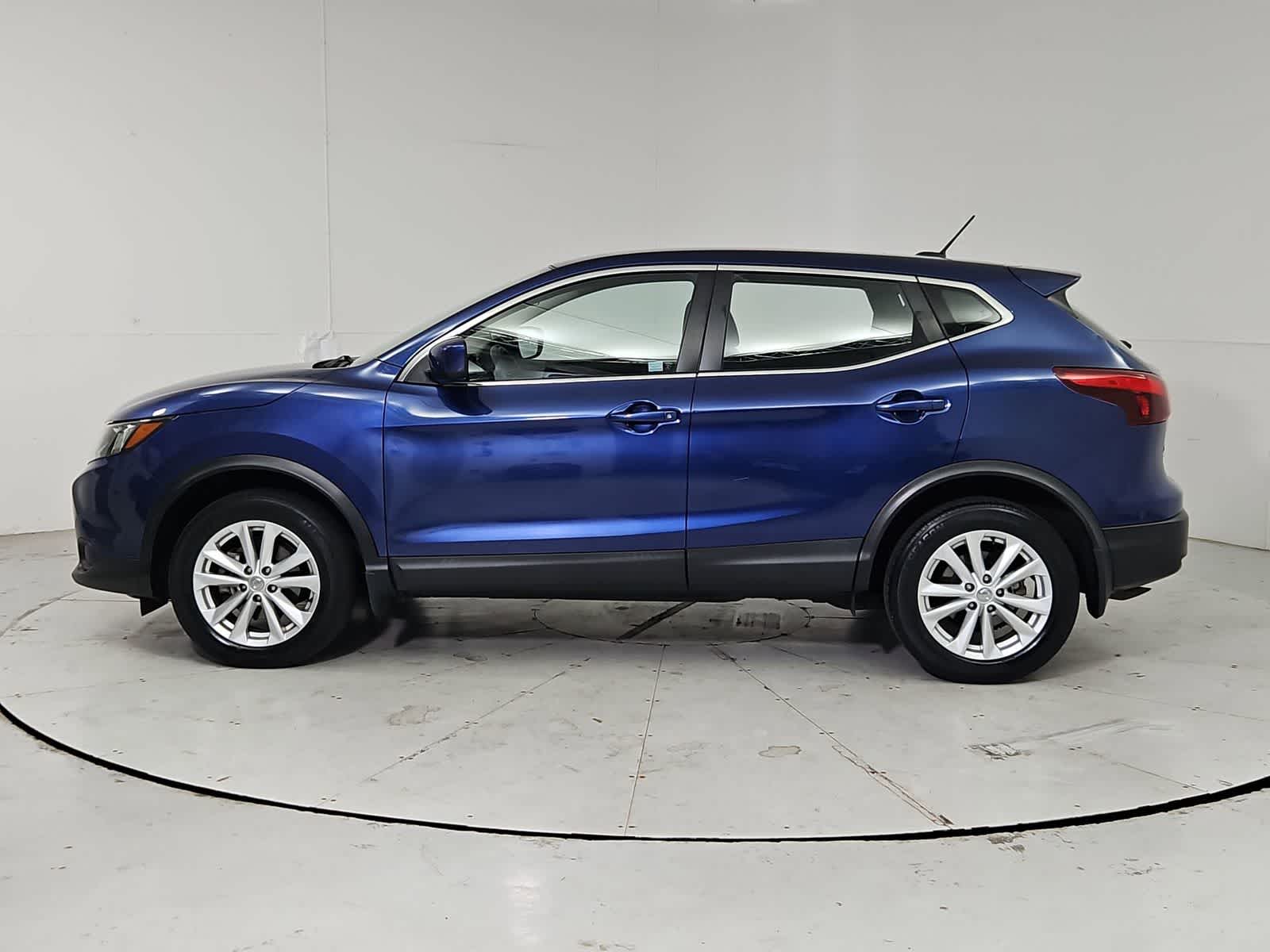 Thumbnail: 2018 Nissan Rogue Sport - 3