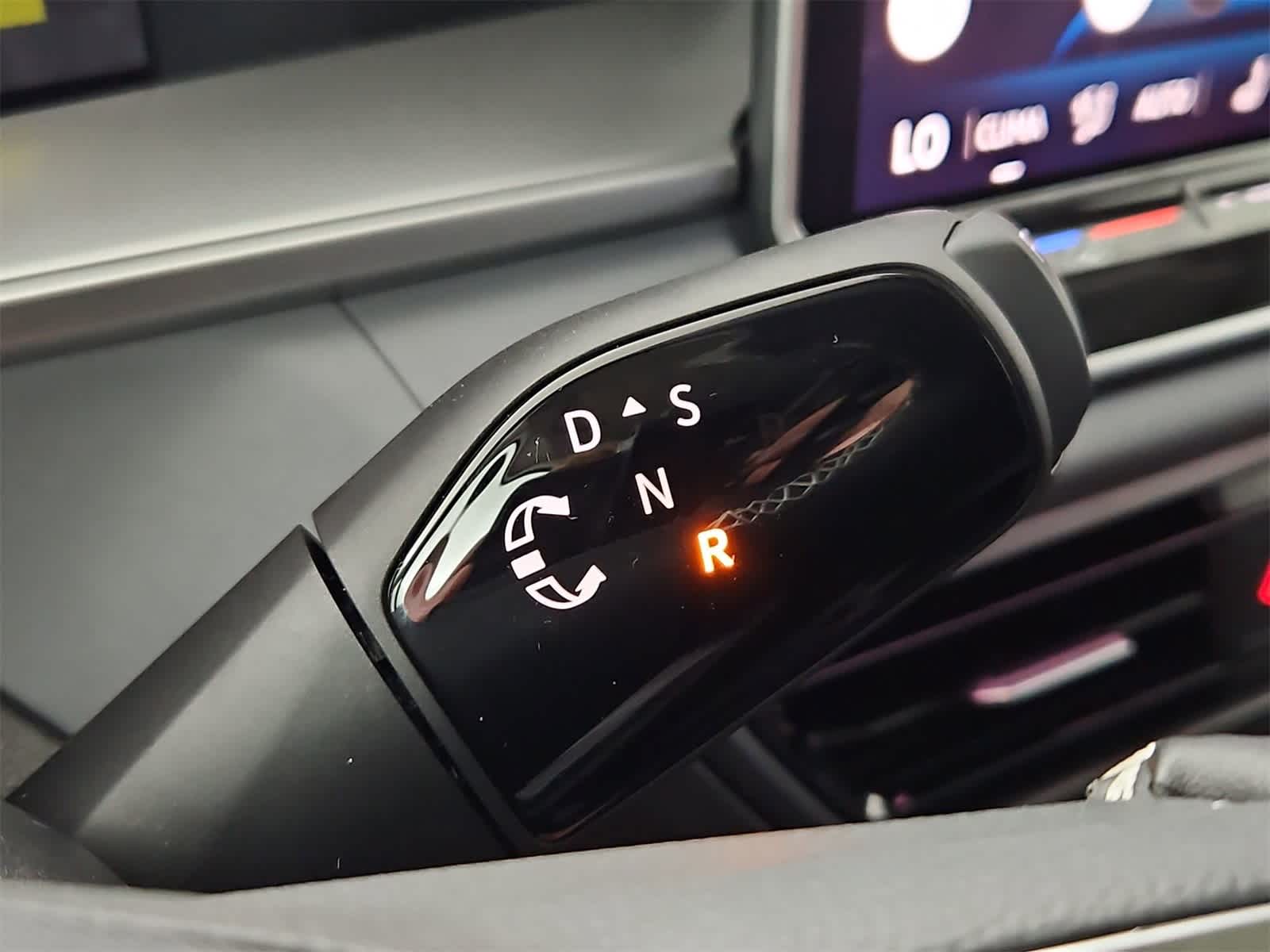 Thumbnail: 2025 Volkswagen Tiguan - 32