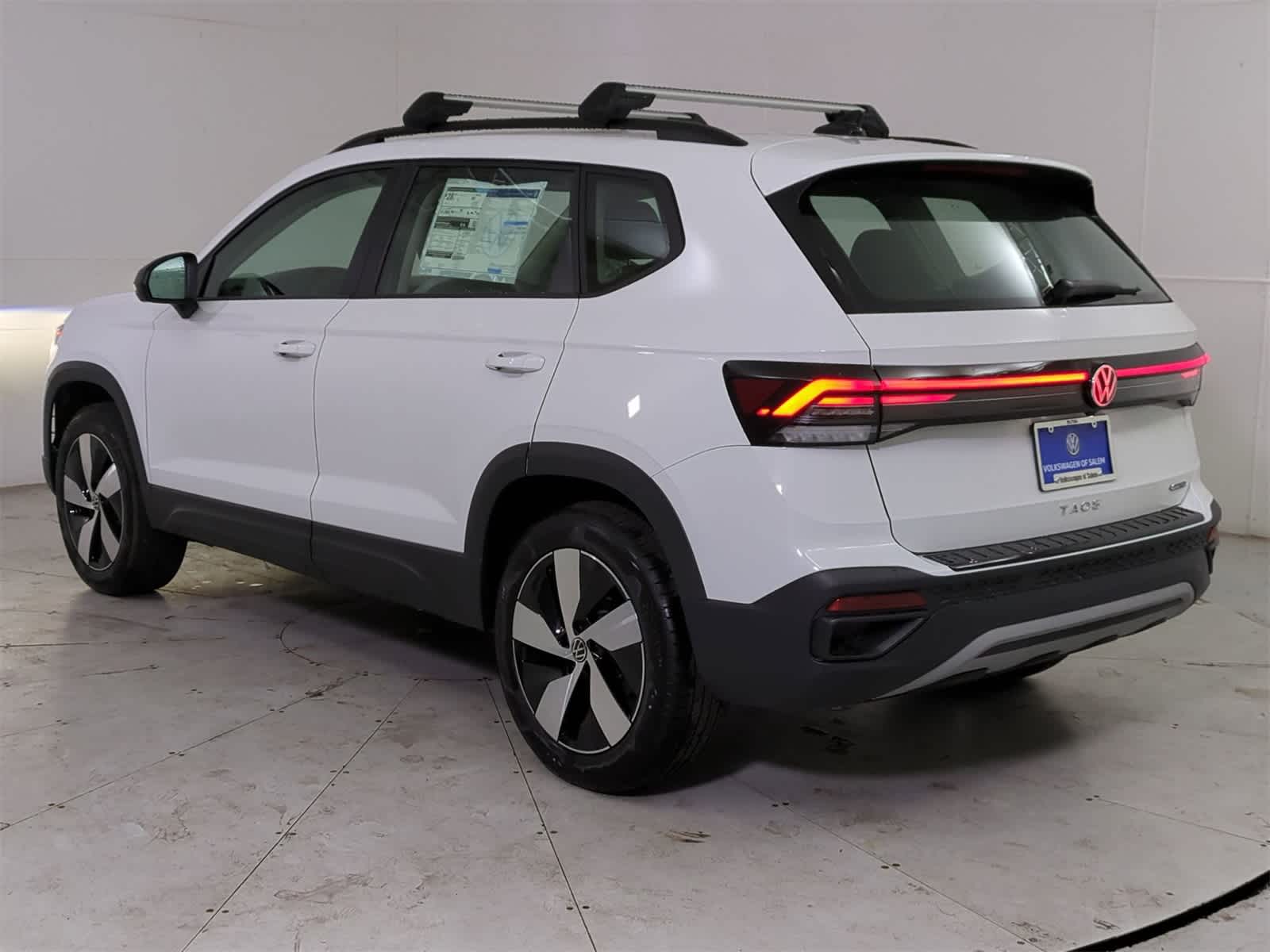 Thumbnail: 2025 Volkswagen Taos - 4