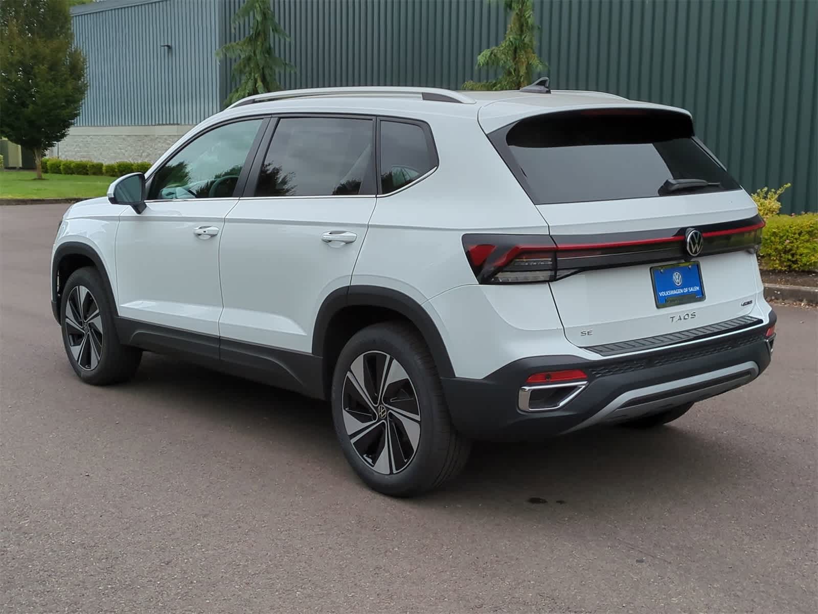 Thumbnail: 2025 Volkswagen Taos - 4