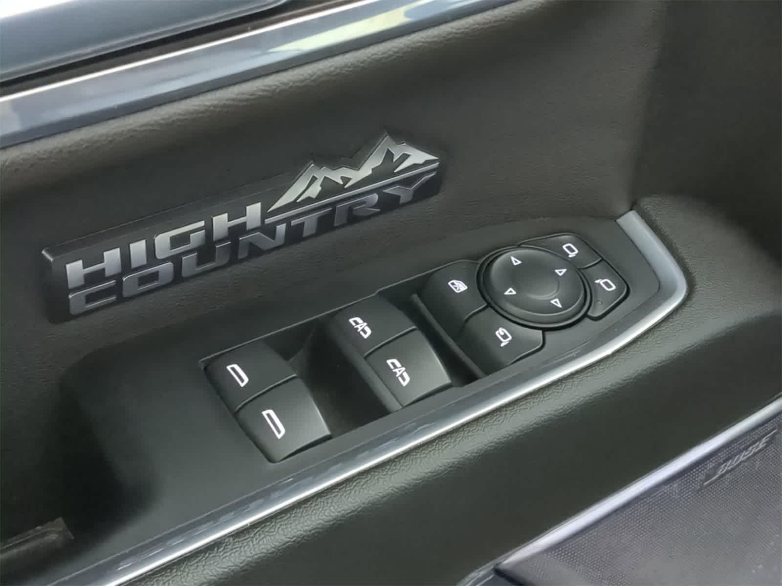 Thumbnail: 2022 Chevrolet Silverado 1500 - 16