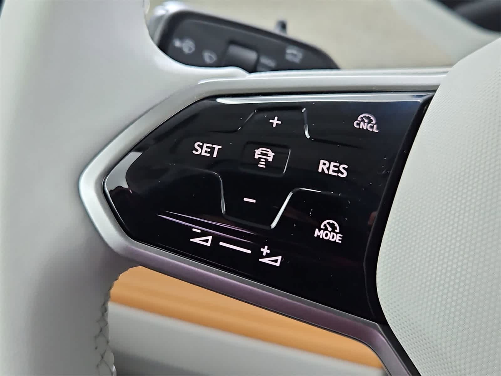 Thumbnail: 2025 Volkswagen ID.Buzz - 25