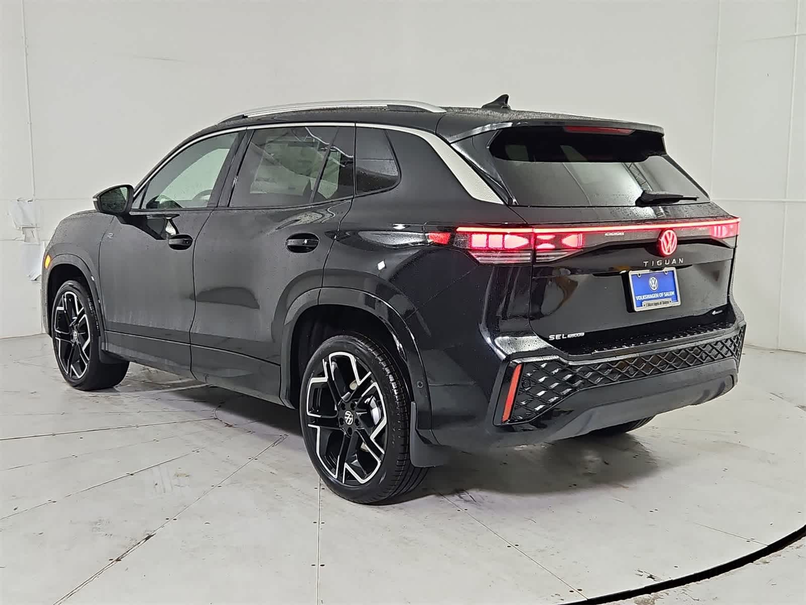 Thumbnail: 2026 Volkswagen Tiguan - 4