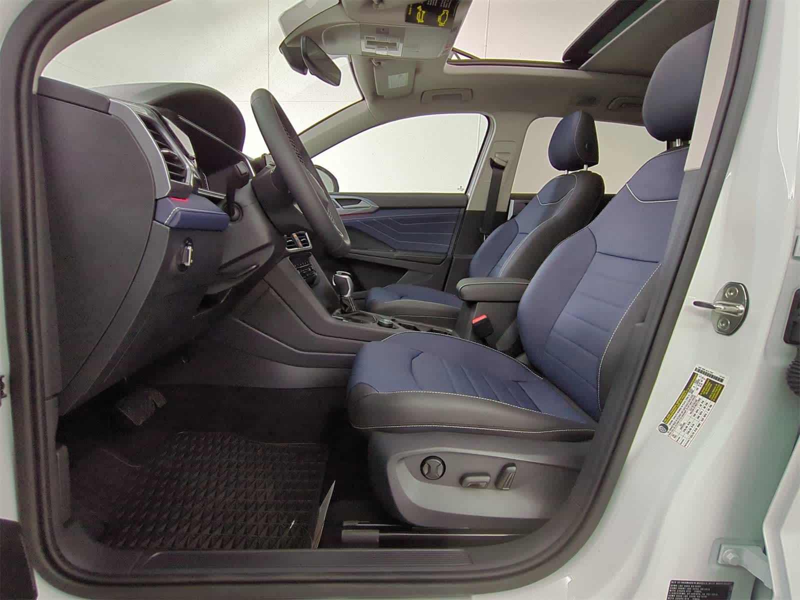 Thumbnail: 2025 Volkswagen Taos - 16