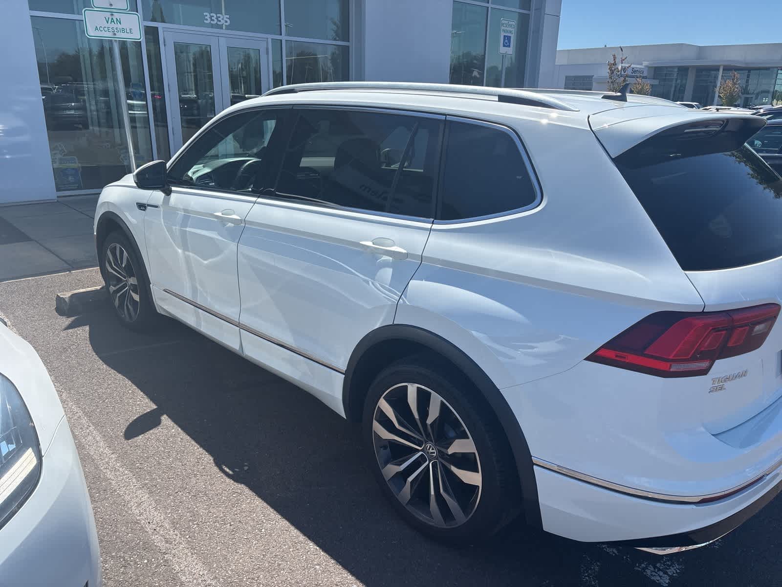 Thumbnail: 2021 Volkswagen Tiguan - 4