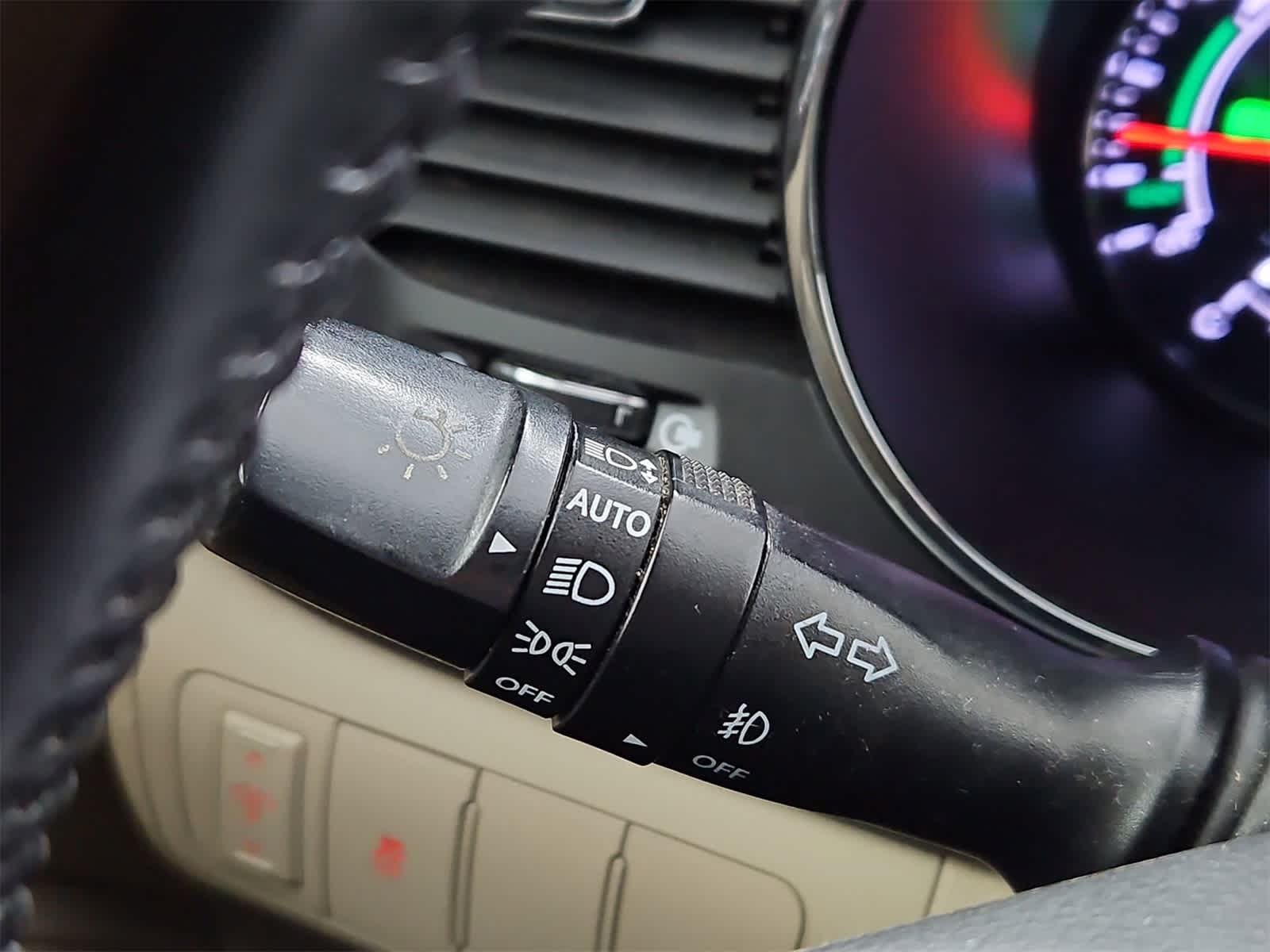 Thumbnail: 2013 Kia Optima - 26