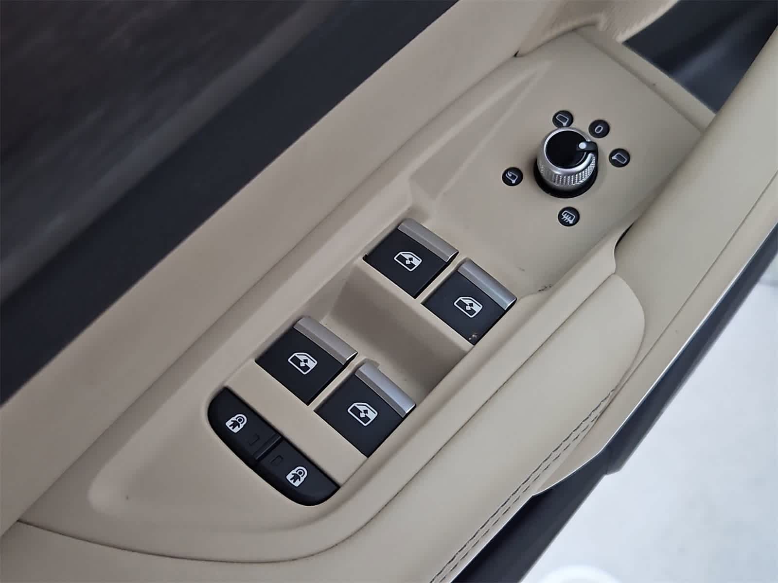 Thumbnail: 2022 Audi Q5 - 17