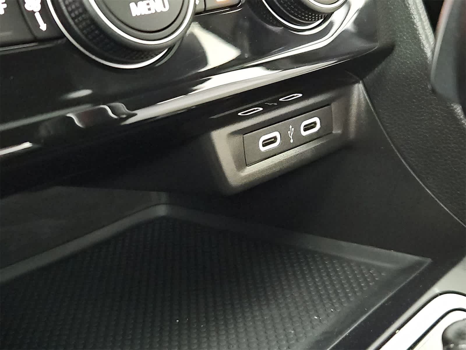 Thumbnail: 2020 Volkswagen Jetta - 33